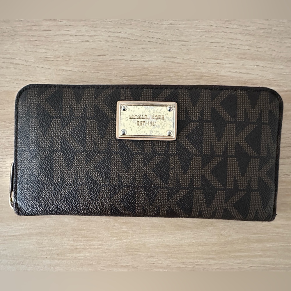 Michael Kors wallet